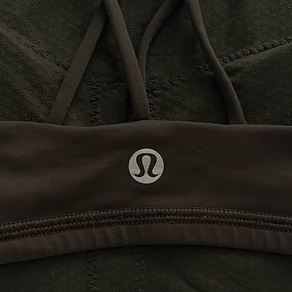 Lululemon Sports Bra Size 2 - Picture 3 of 4